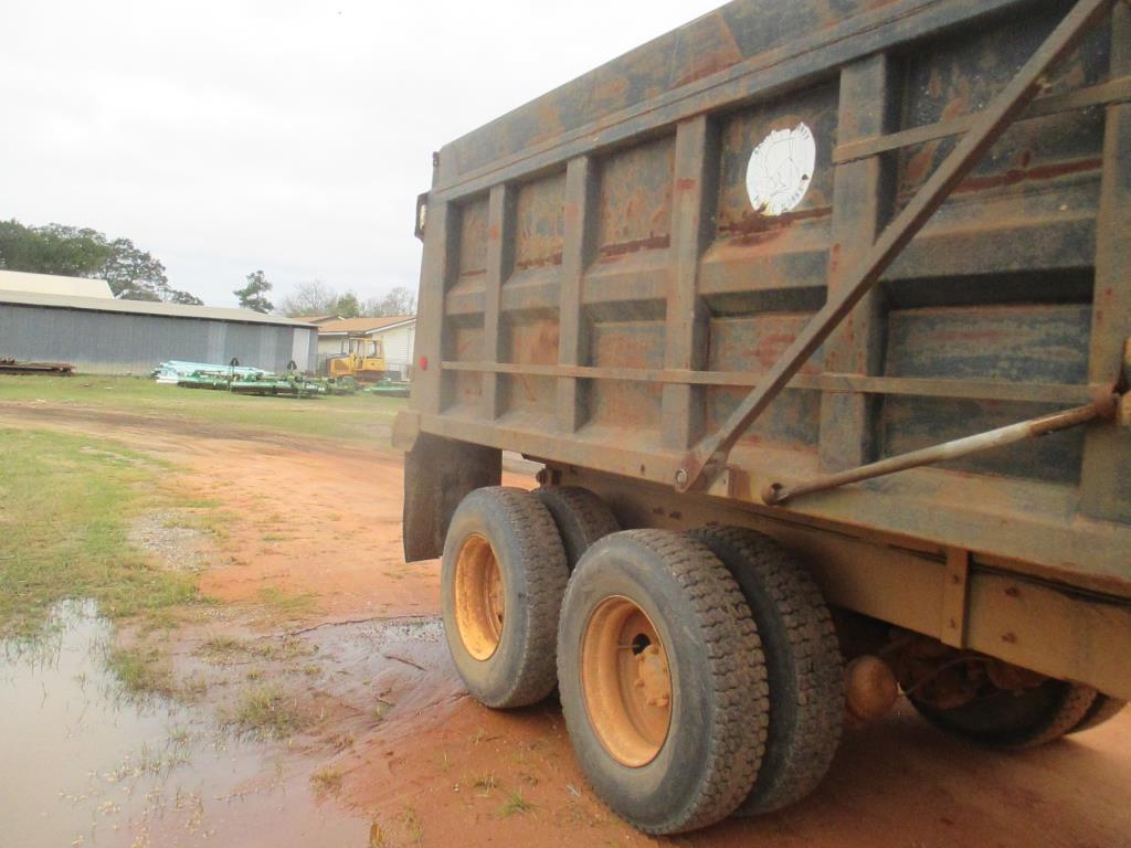 2000 Mack RD690S Dump Truck.