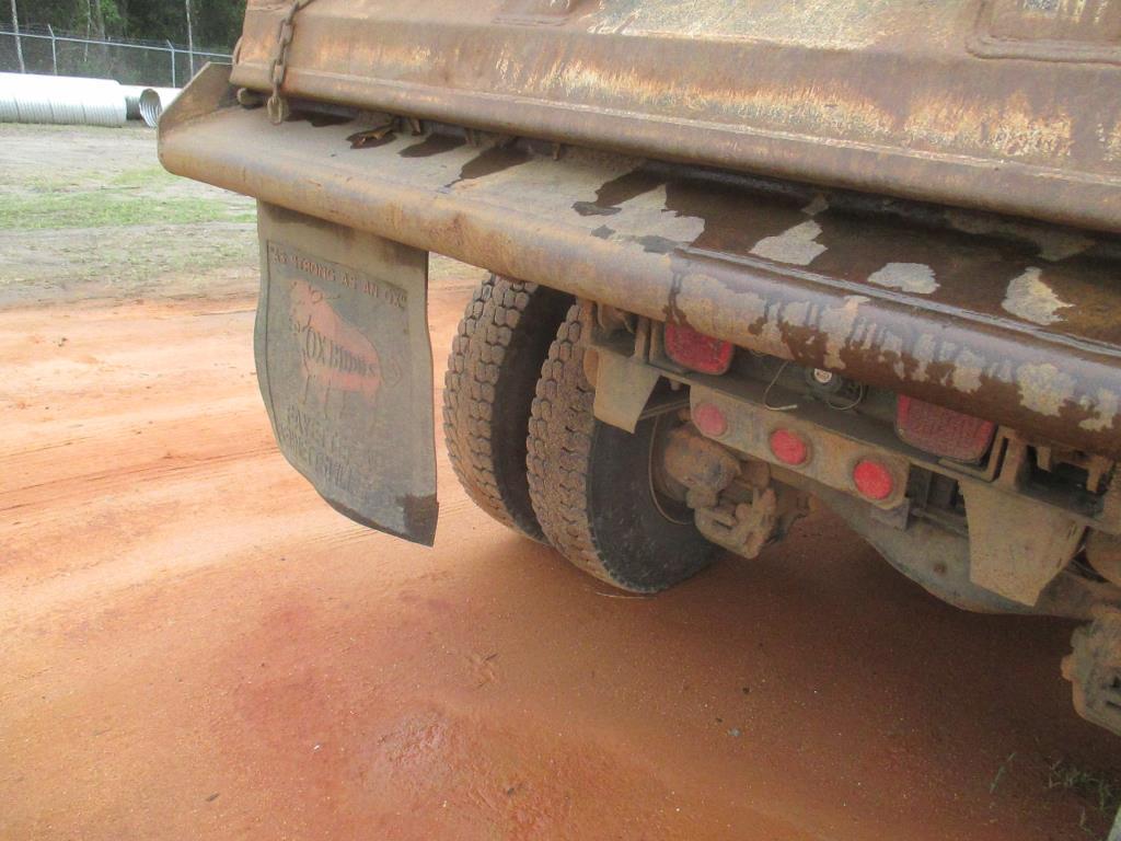 2000 Mack RD690S Dump Truck.