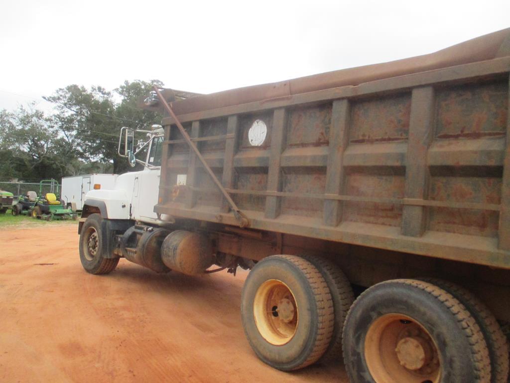 2000 Mack RD690S Dump Truck.