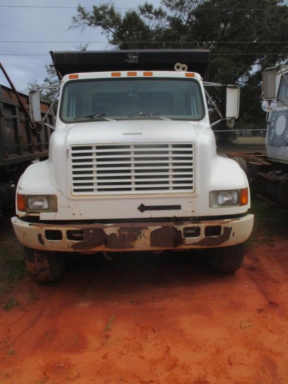 1998 International 4900 Dump Truck.