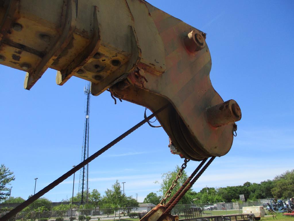 1985 Pettibone 10 Ton Crane.