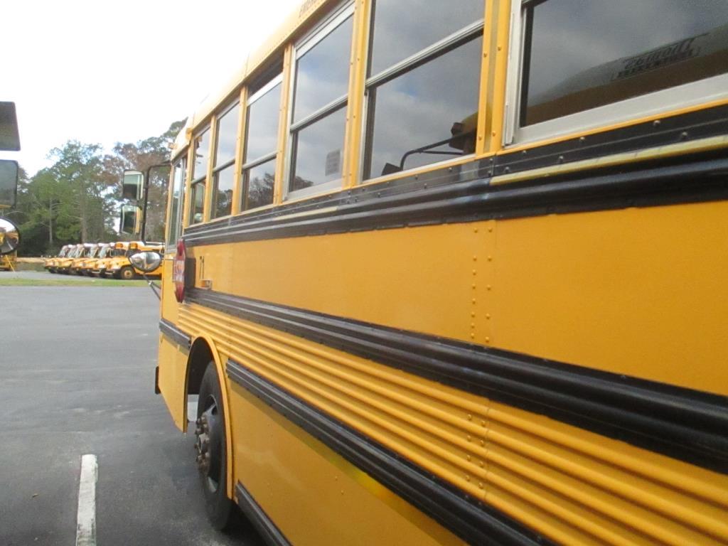 2000 Thomas Built School Bus Saf-T-Liner MVP ER.
