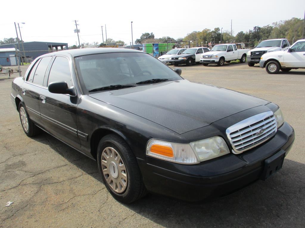 2008 Ford Crown Victoria 4DR Sedan.