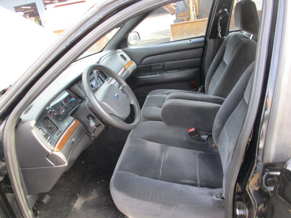 2008 Ford Crown Victoria 4DR Sedan.