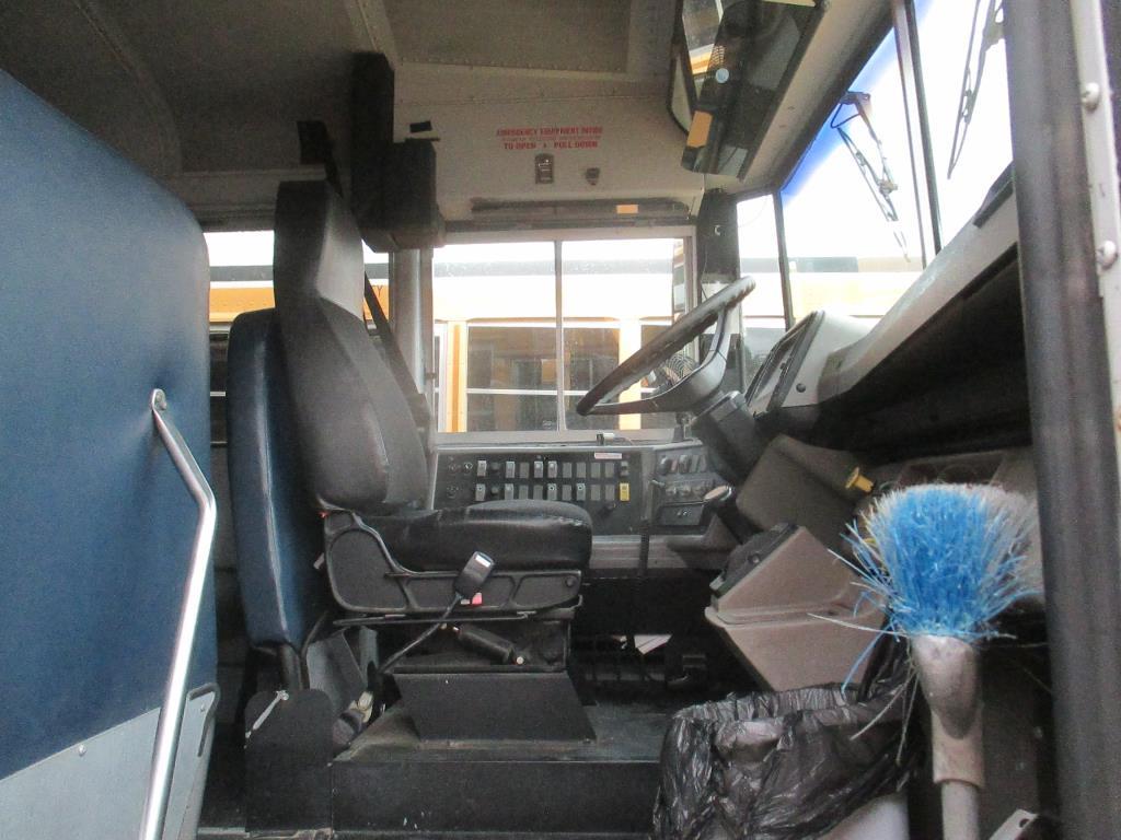 2005 Thomas Built School Bus Freightliner FS65.