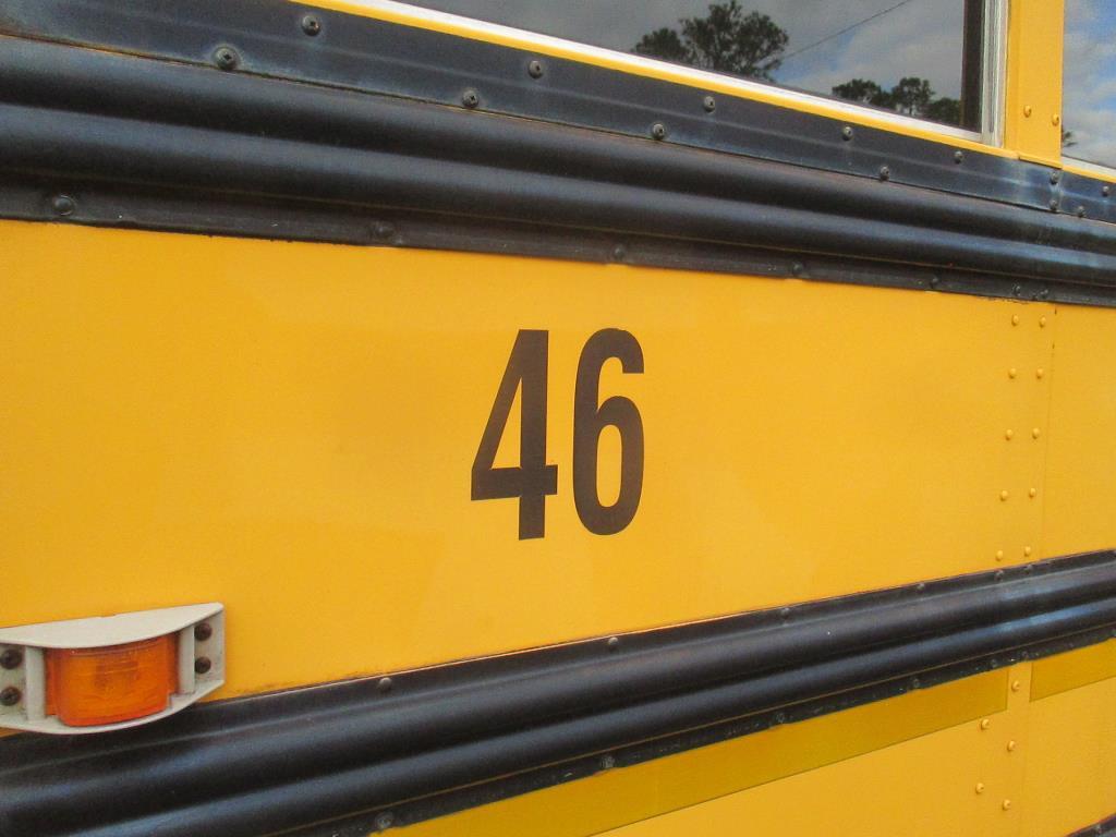 2002 Thomas Built School Bus Freightliner FS65.