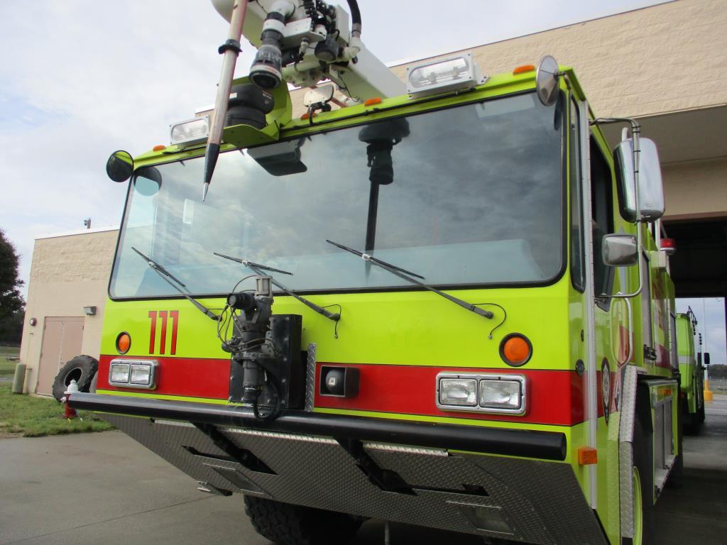 2004 E-One Titan 4x4 ARFF Fire Truck.