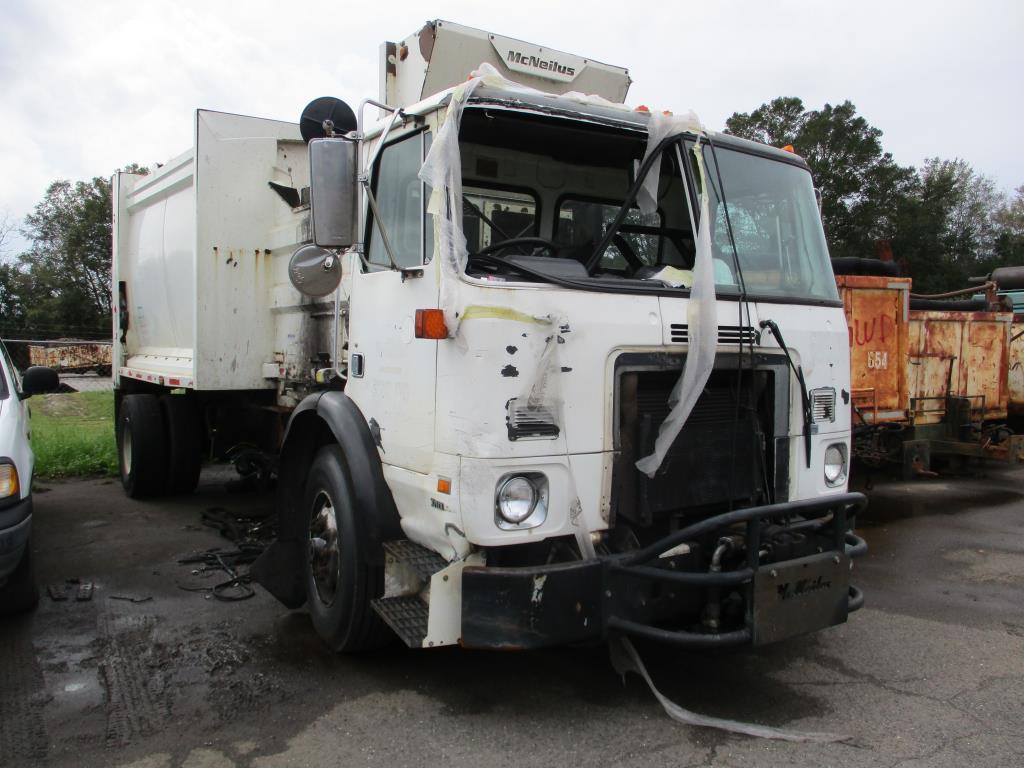 2008 Autocar Wx Side Loader Garbage Truck.