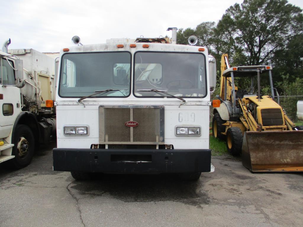 1994 Peterbilt 320 Side Loader Garbage Truck.