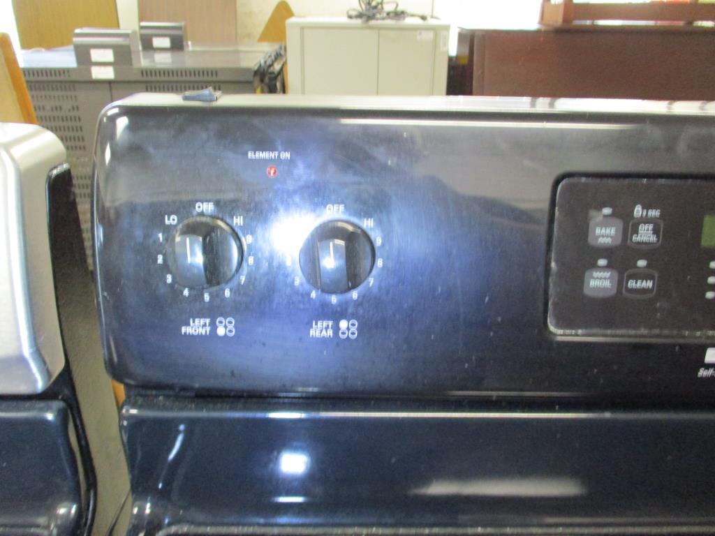 Kenmore Ceramic Top 4 Burner Oven.