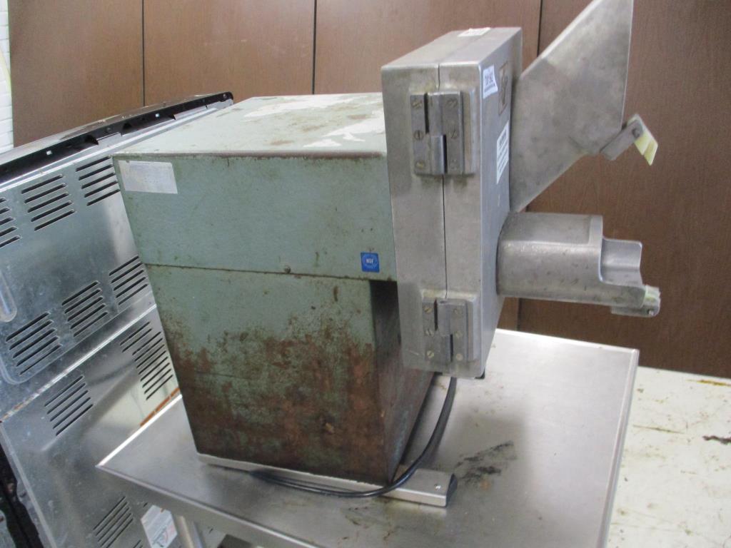 Qualheim Vegetable Chopper 440.