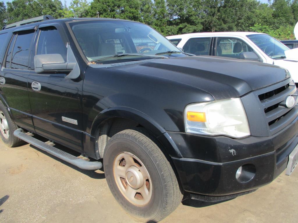 2008 Ford Expedition XLT 4 Door SUV.
