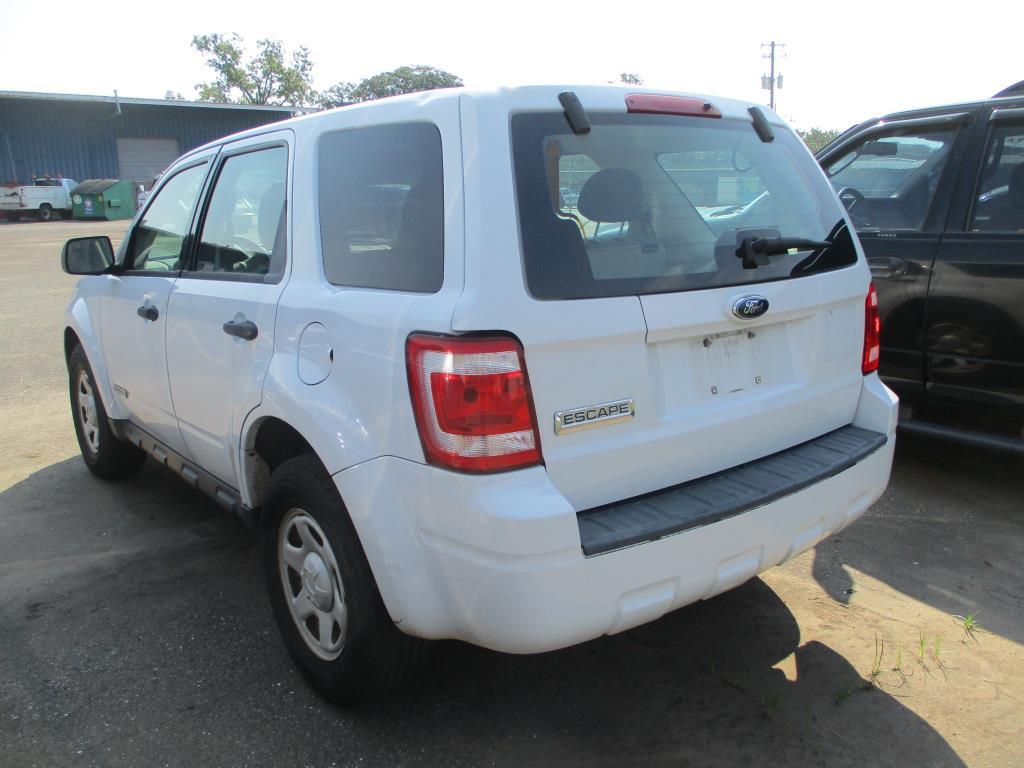 2008 Ford Escape XLS 4 Door SUV.