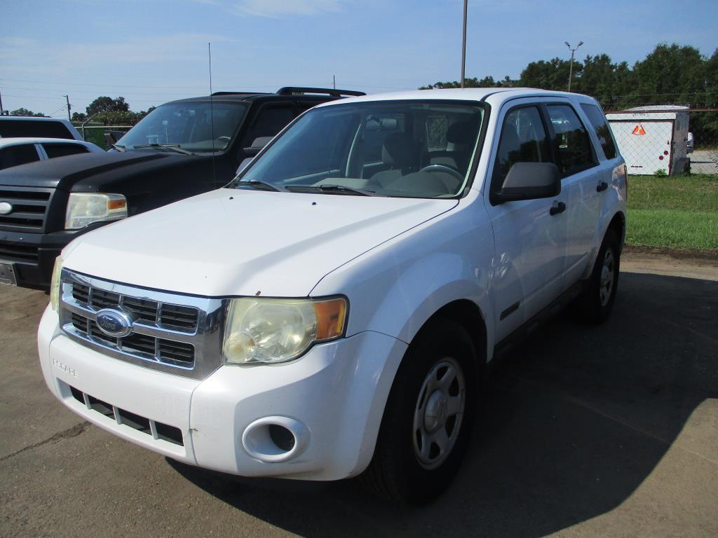 2008 Ford Escape XLS 4 Door SUV.