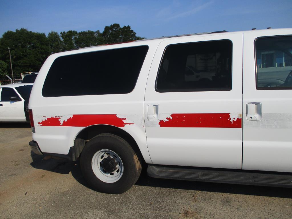 2001 Ford Excursion XLT 4 Door SUV.