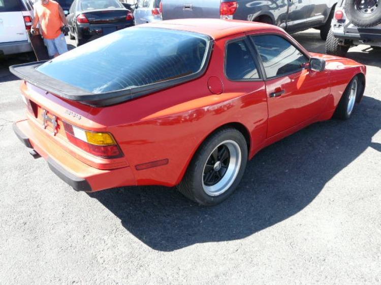 1985 Porsche 944 2 dr