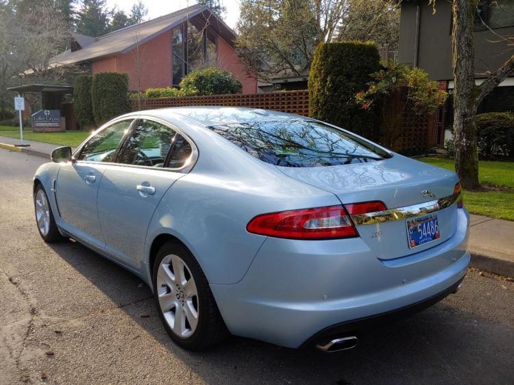 2011 Jaguar XF Luxury Sedan