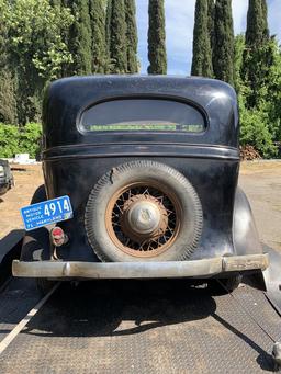 1935 Chevrolet 2 Door Sedan - Barn Find