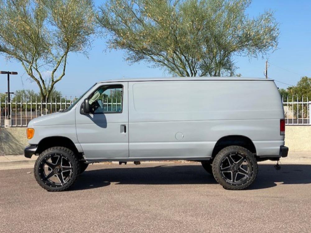 2005 Ford E350 4x4 van