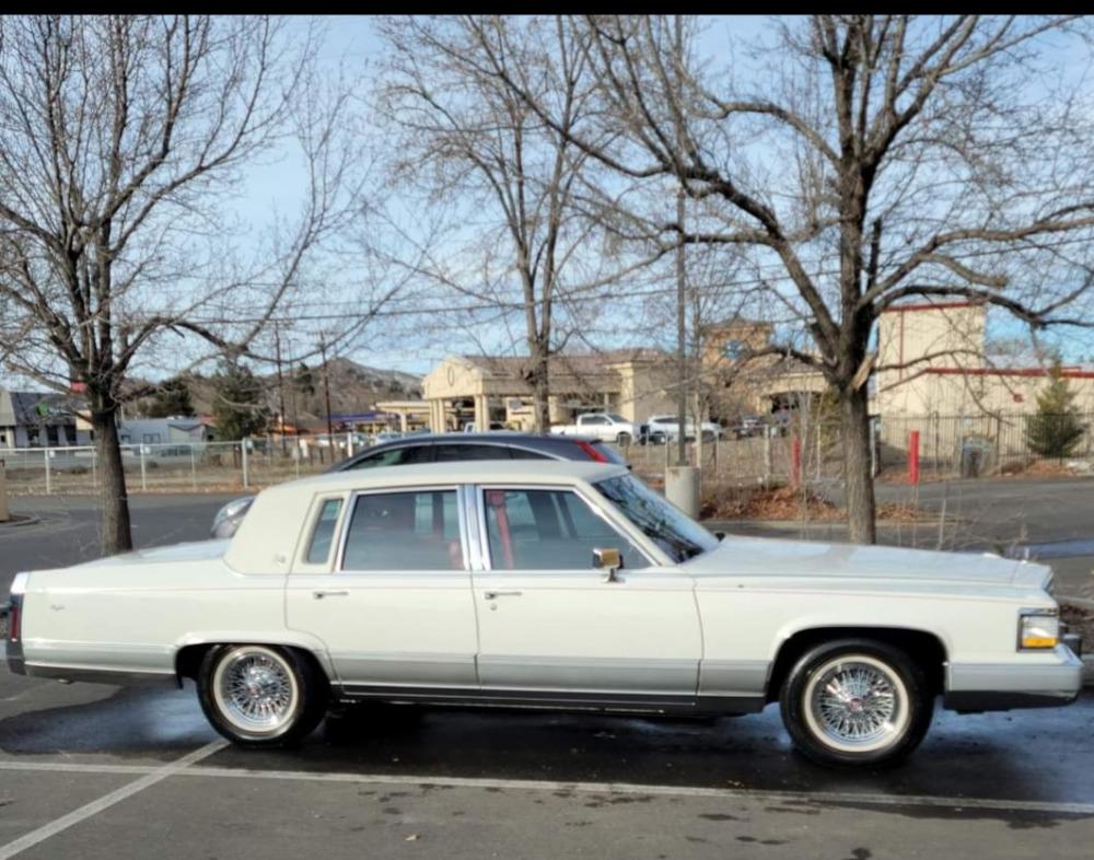 1992 Cadillac 60S Brougham d'Elegance