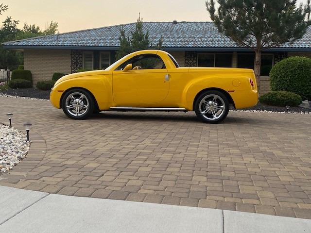 2004 Chevrolet SSR - Super Sport Roadster