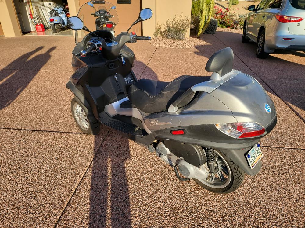 2009 Piaggio MP3 250ie motor scooter