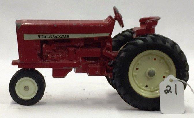 Ertl IH International Harvester NF 1/16 Scale