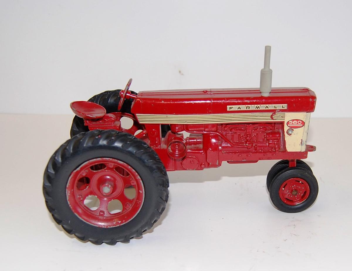 FARMALL 560 NF 1/16