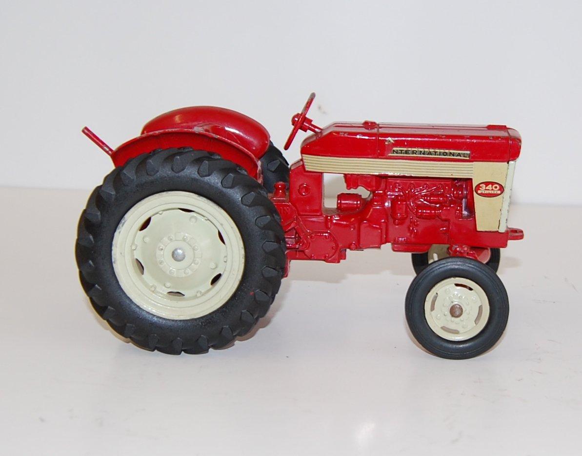 ERTL INTERNATIONAL 340 UTILITY TRACTOR 1/16