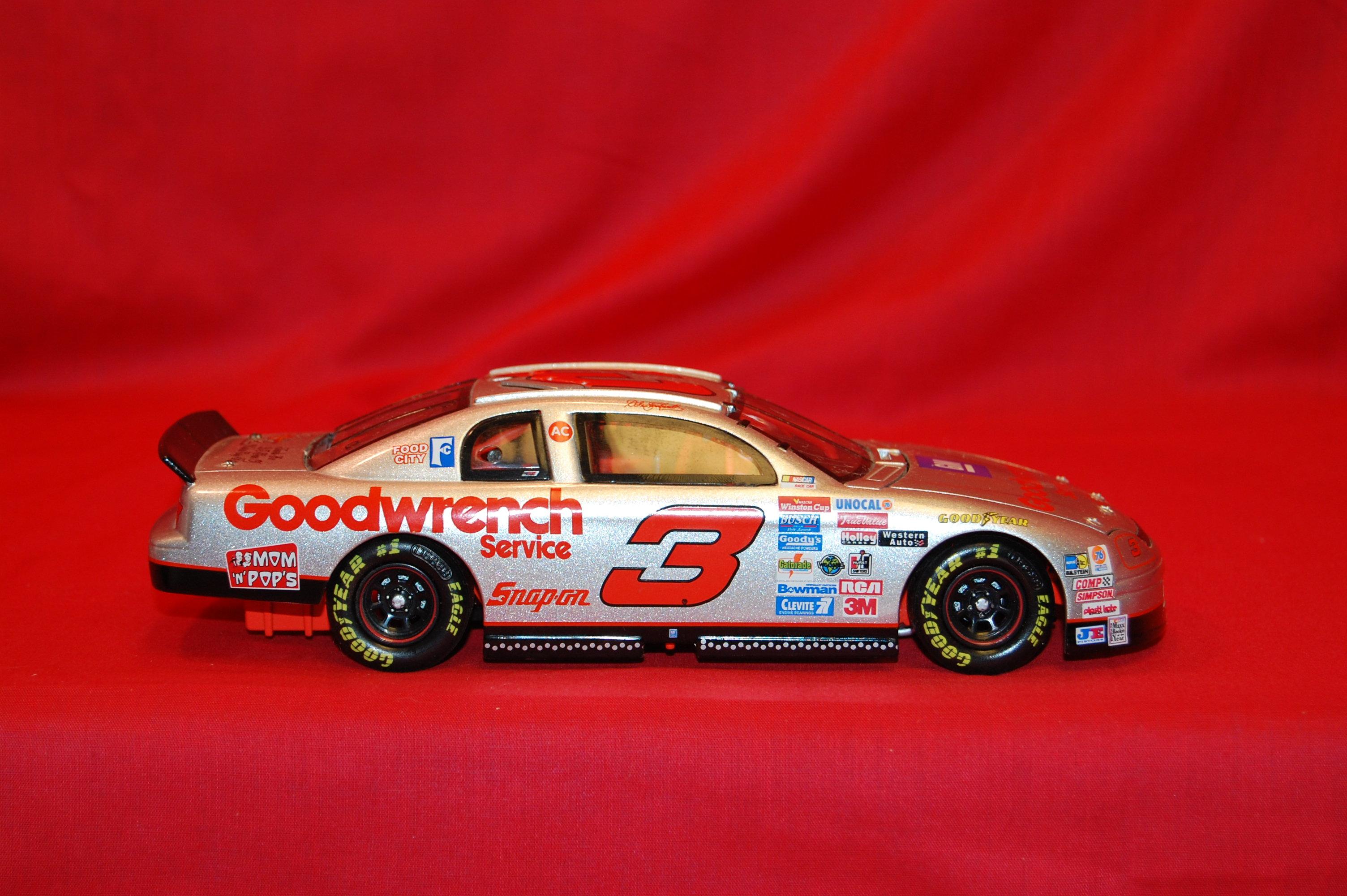 Dale Earnhardt 1995 # 3 Silver Select Goodwrench Car