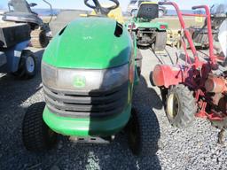 JD L100 Lawn Tractor