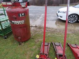 Snapon 2 1/2 ton floor jack