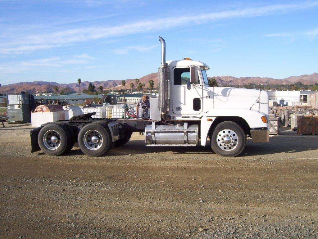 Freightliner FLD120 Truck Tractor,
