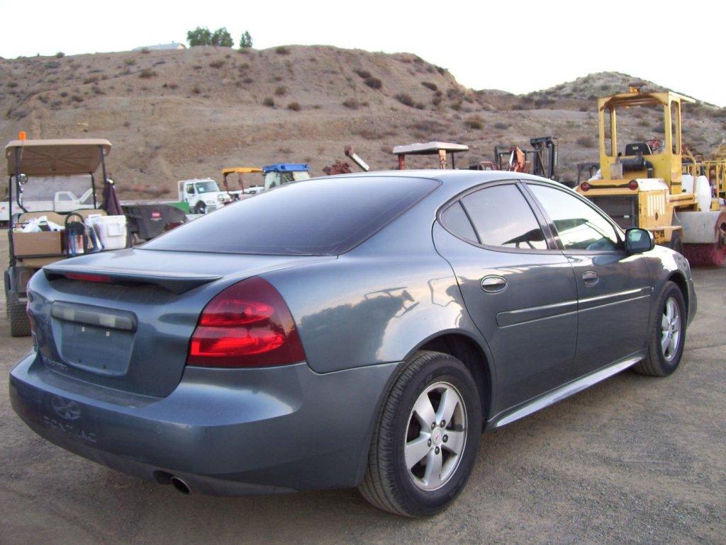 2006 Pontiac Grand Prix Sedan,