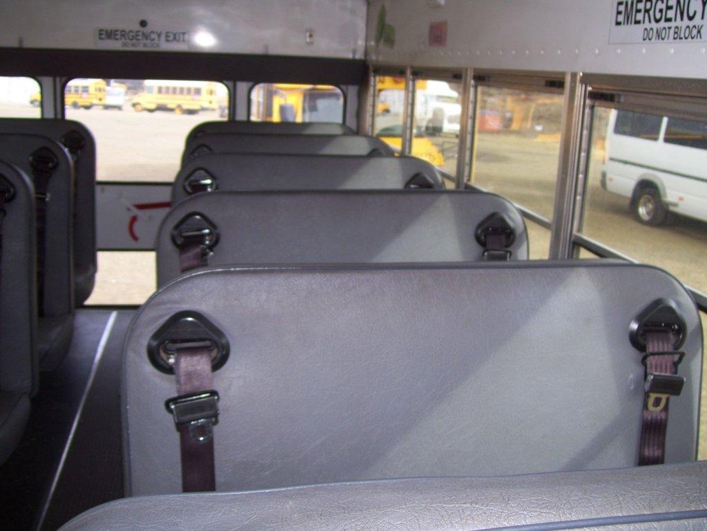 Ford E450 20-Passenger Bus,