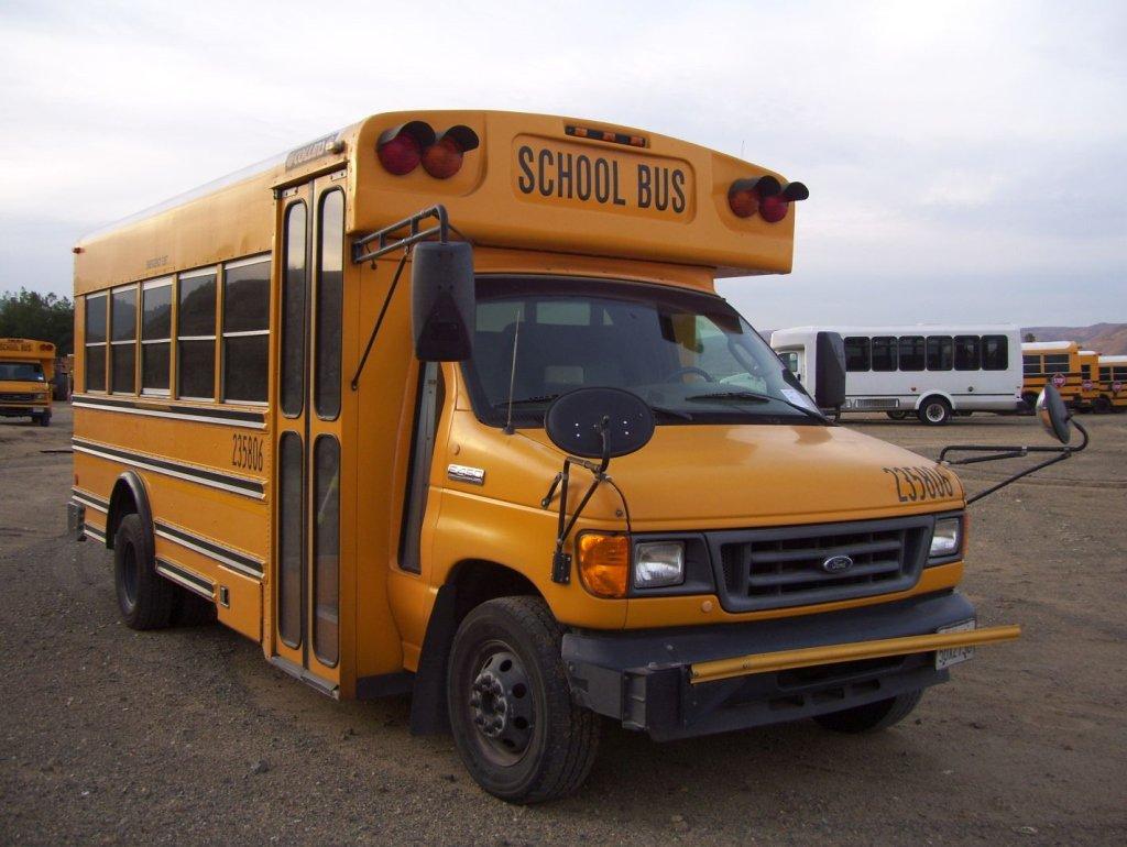 Ford E450 20-Passenger Bus,