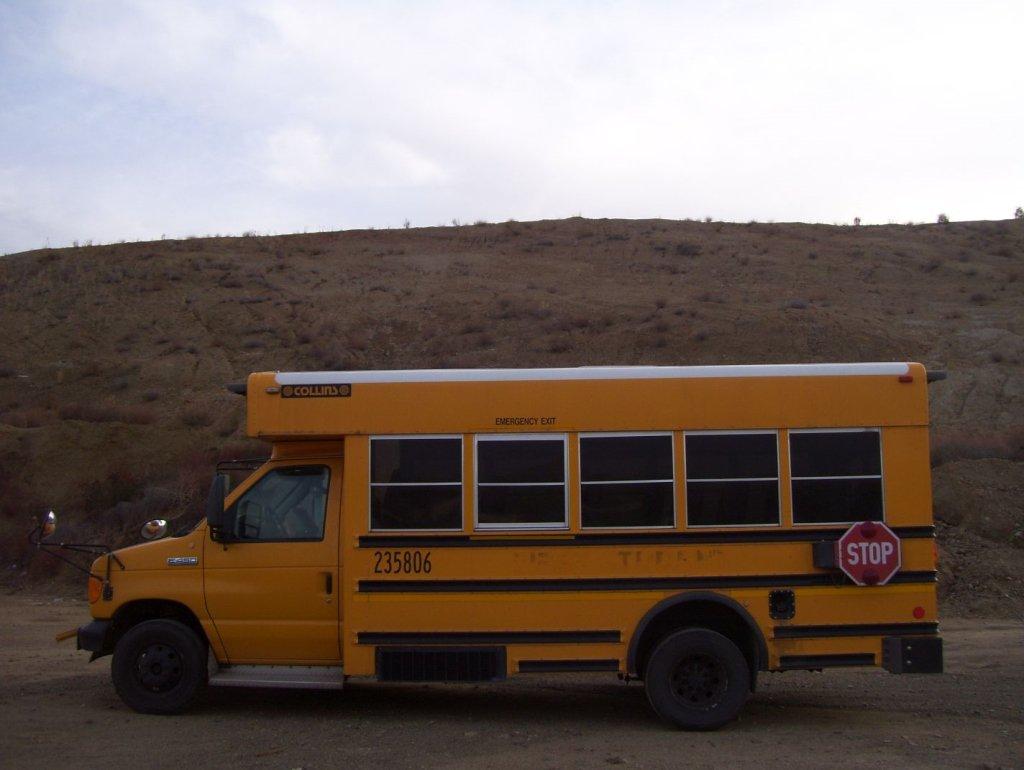 Ford E450 20-Passenger Bus,