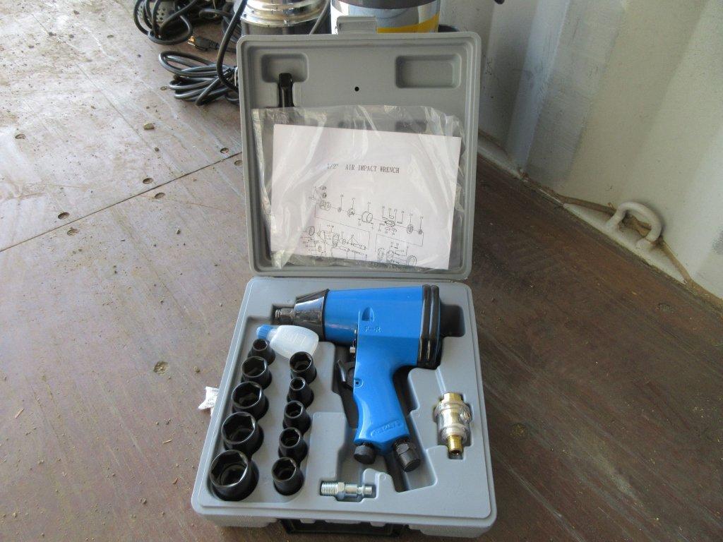 Unused 1/2" Drive Pneumatic Impact Wrench Kit.