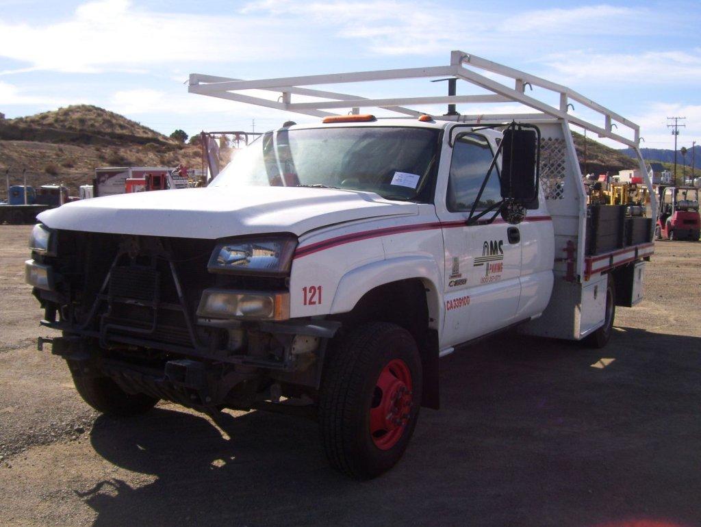 Chevrolet 3500 Duramax Extended Cab Flatbed Truck,