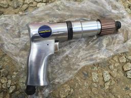 Goodyear 1/4" Pneumatic Impact Screw Driver.