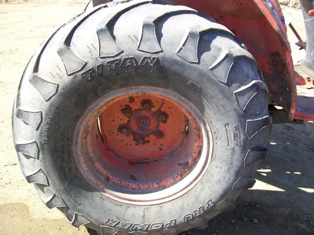 Kubota B2710 Utility Tractor,