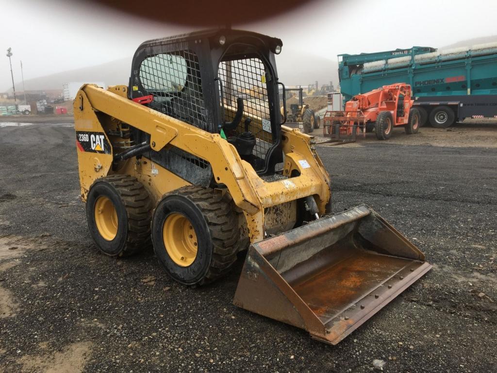 2016 Caterpillar 236D Skid Steer Loader,