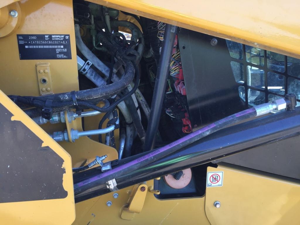 2015 Caterpillar 236D Skid Steer Loader,