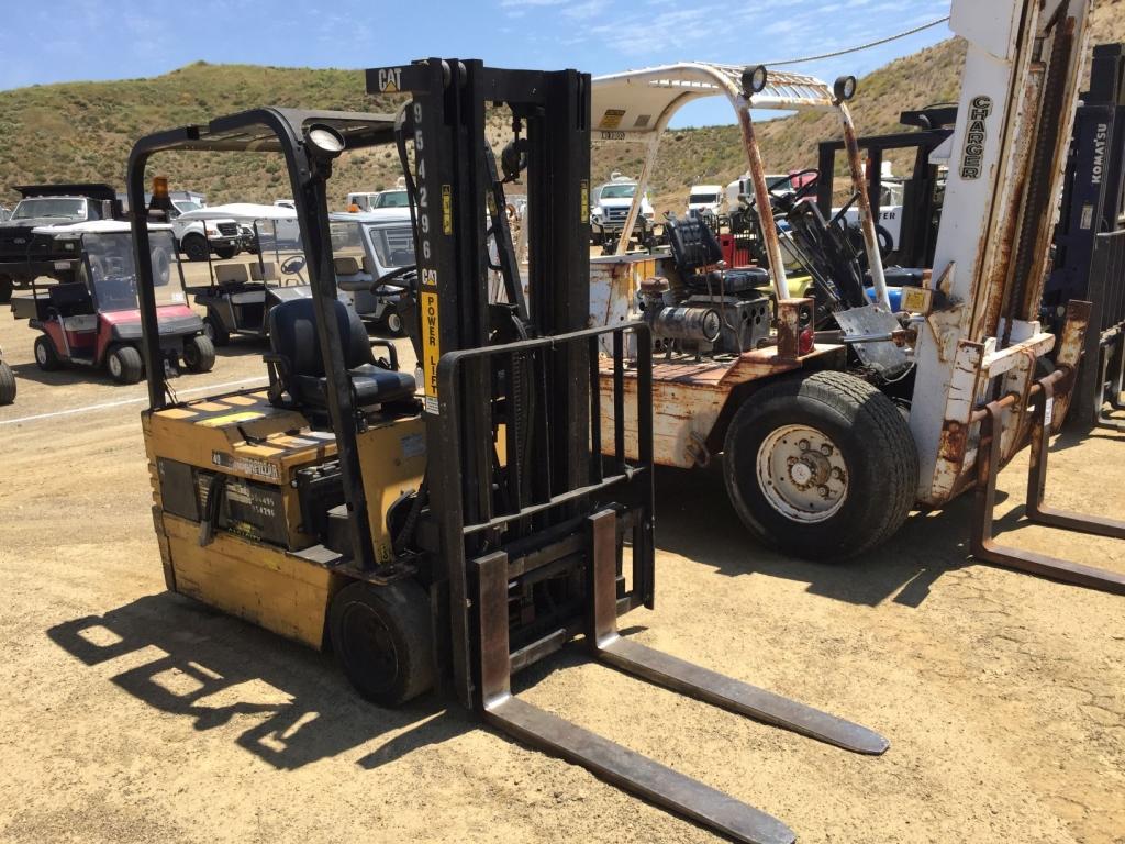 2002 Caterpillar 40 Industrial Forklift,