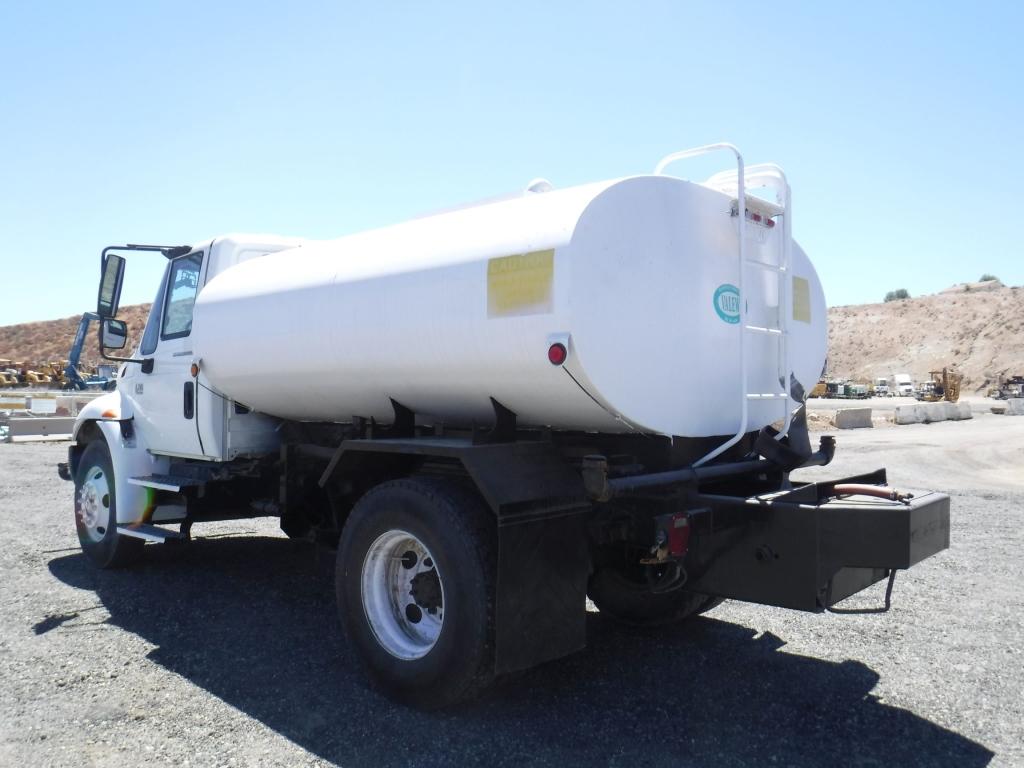 International 4200 2000 Gallon Water Truck,