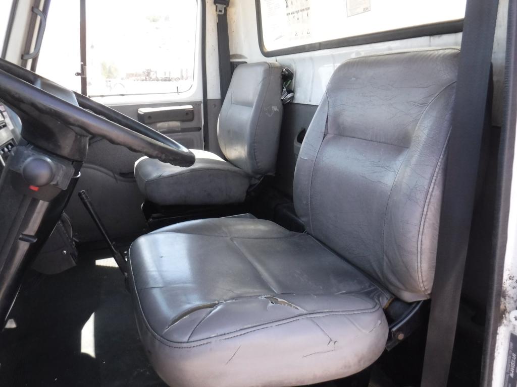 International 4700 Van Truck,