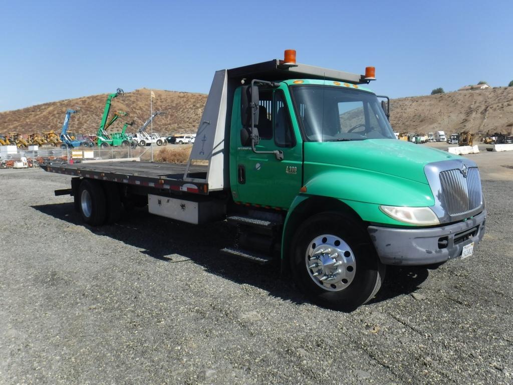 International 4300SBA Roll Back Truck,