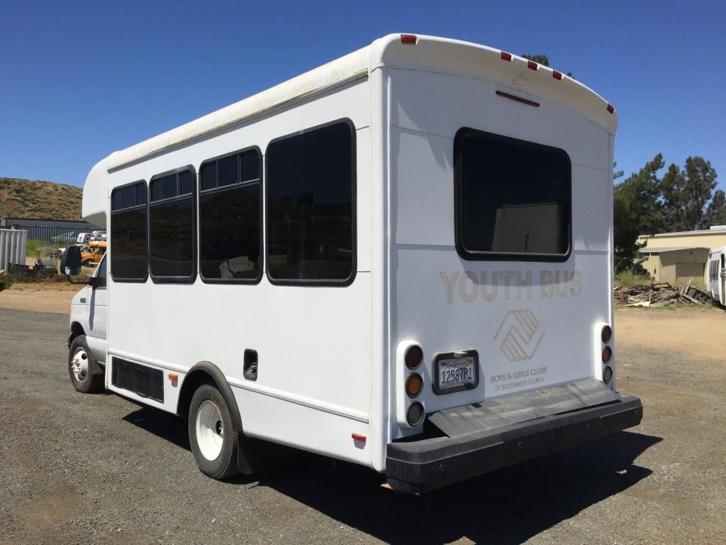 Ford E450 Econoline 12-Passenger Bus,