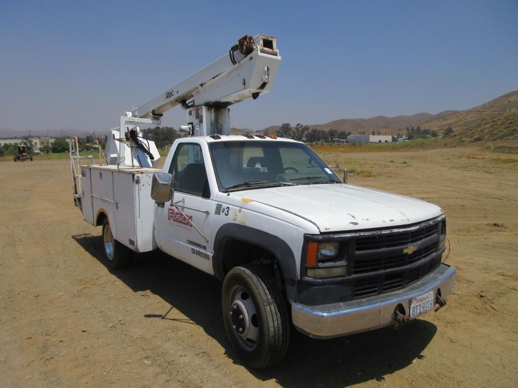 Chevrolet Cheyenne 3500HD Bucket Truck,