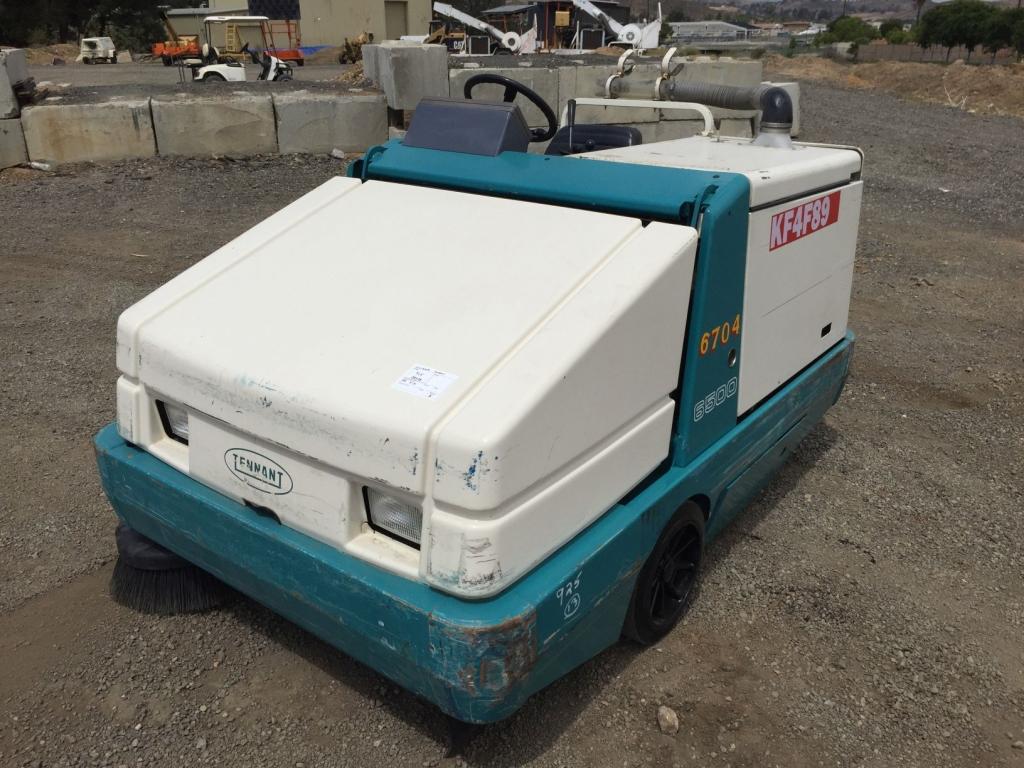 Tennant 6500 Parking Lot Sweeper,